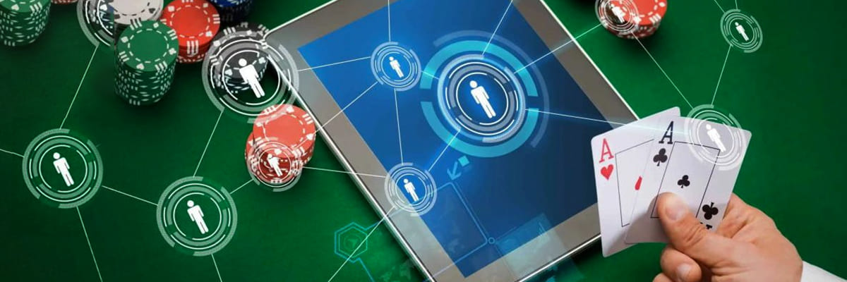 cd33bd ক্যাসিনো ভিজ্যুয়াল মন্টাজ—গেম টাইল, টেবিল স্টাইল এলিমেন্ট ও লাইভ ডিলার পরিবেশসহ